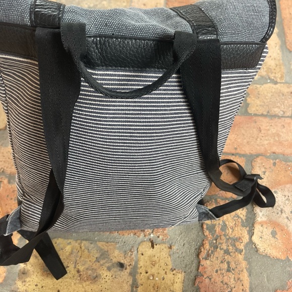 OGIO Backpack. Black grey striped. Canvas material. Zipper pockets, laptop. - Picture 6 of 10